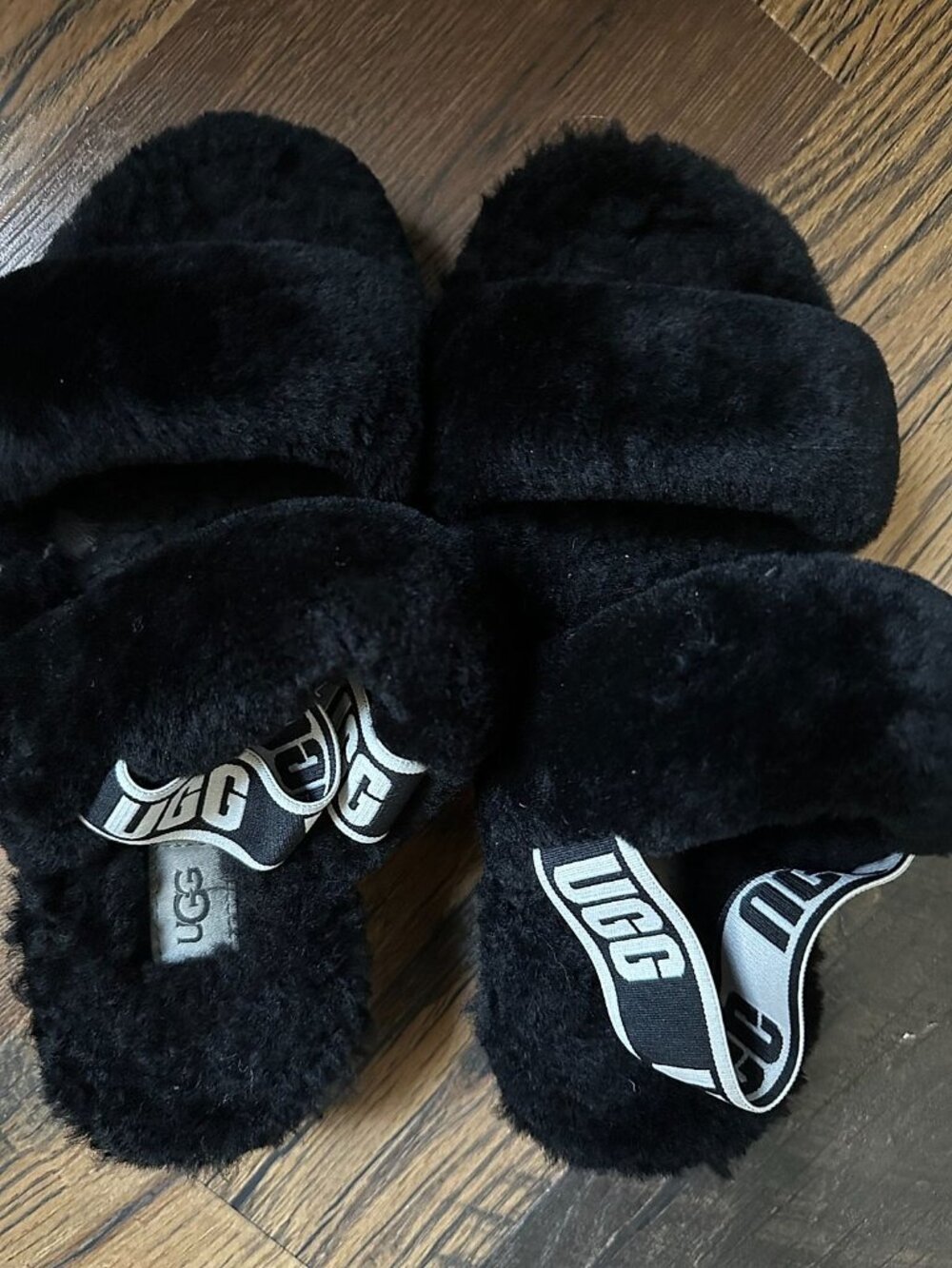 UGG Fluff Yeah Slide Slippers, Black with White Logo Strap, Women's Size 7
